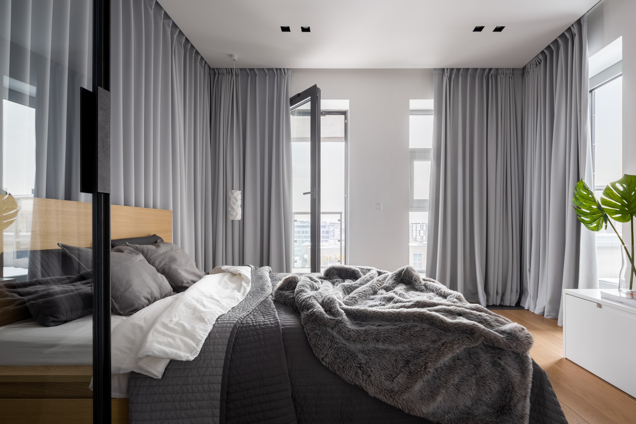 寝室のインテリアを リラックスしやすい雰囲気 に仕上げるコツ 公式 オーダーカーテン通販 Wardrobe Sangetsu
